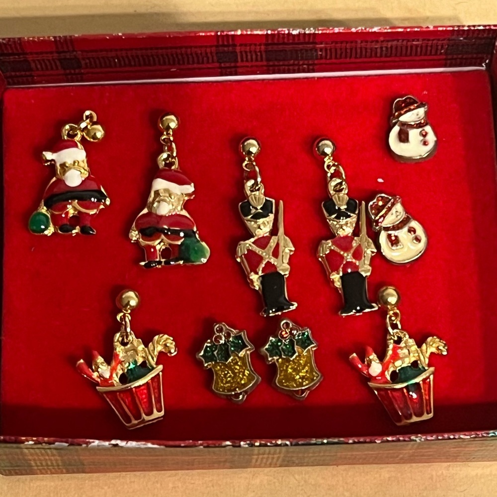 Vintage Gold Tone & Enamel Christmas Holiday Earrings 5 Pair Original Box Retro‎